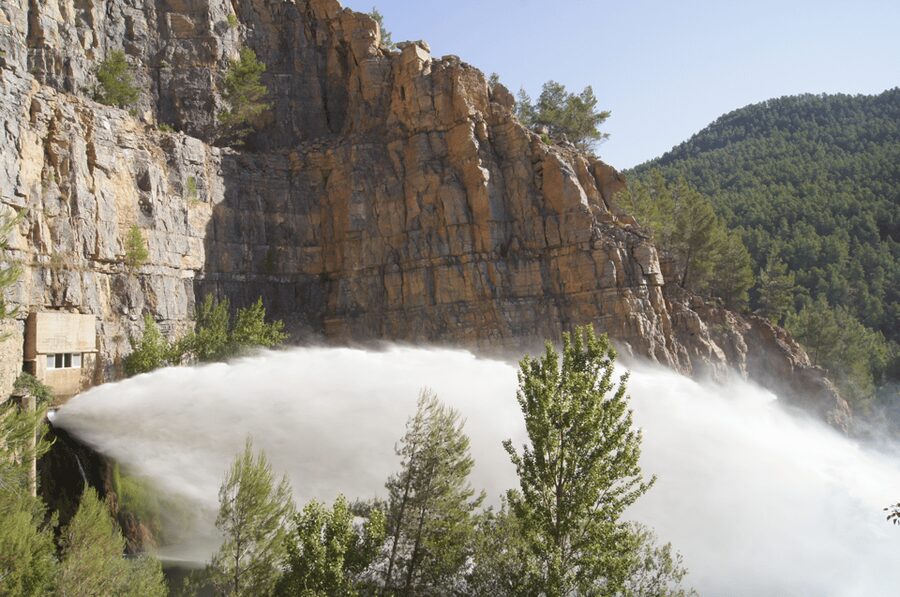 From Valencia: Thermal Springs & Hike - Private Day Tour - Lunch choices and local flavor