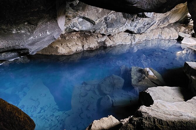 Full day Lake Myvatn Classic tour - Grjótagjá: a cave shaped by shifting plates