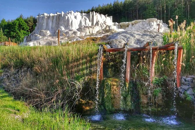 Full-Day Private Tour in Eger with Thermal Bath in Egerszalók - The 90-minute ride north with Richard or Peter
