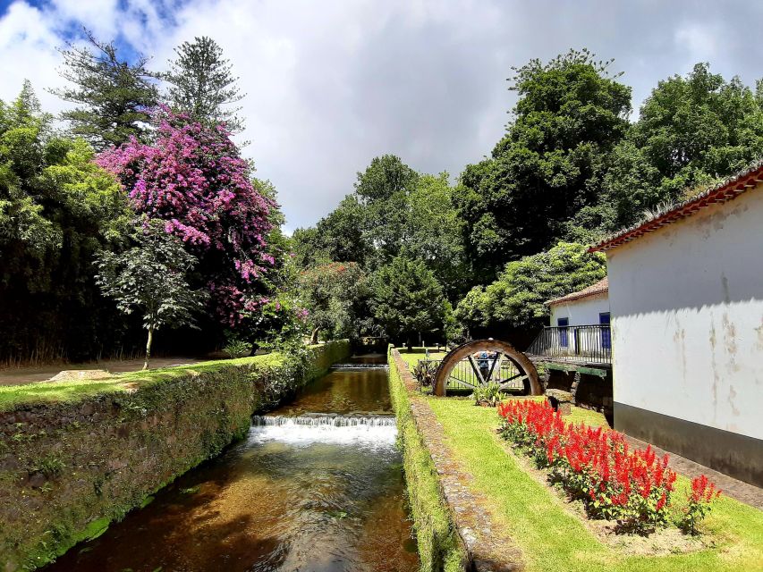 Furnas: Hot Springs, Crater Lake & Geothermal Wonders - Furnas reveals the island’s volcanic power