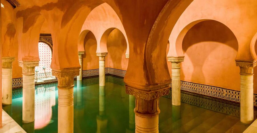 Granada: Hammam Al Ándalus with Massage - Mint tea, water, and the relaxation room