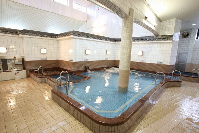 Guide tour of Japanese bathing culture at Funaoka Onsen - The Guide’s Role and English Level