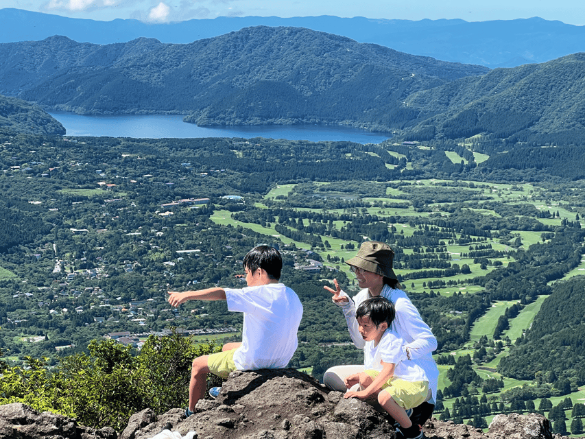 Hakone: Traverse the Hakone Caldera and Enjoy Onsen - The Descent, Lunch, and Regional Food
