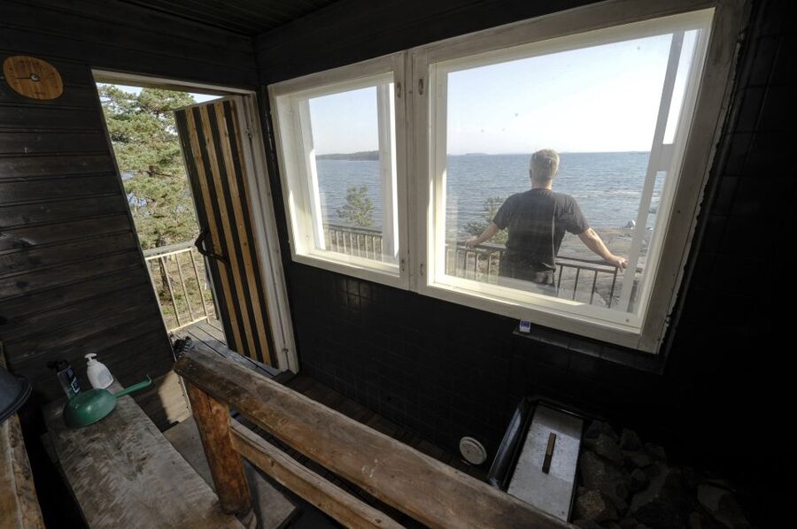Helsinki: RIB Tour to Local's Cottage with BBQ and Sauna - Walking among berries, mushrooms, and open water
