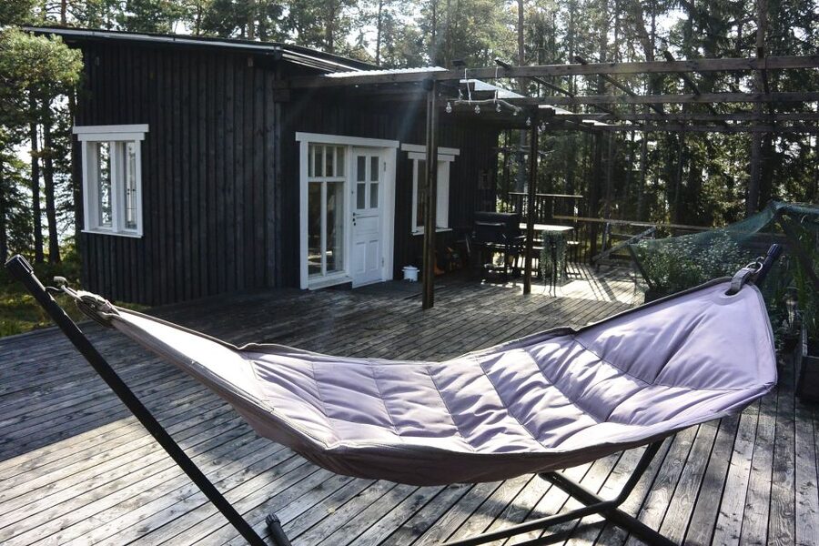 Helsinki: RIB Tour to Local's Cottage with BBQ and Sauna - Who will enjoy this Helsinki outing?