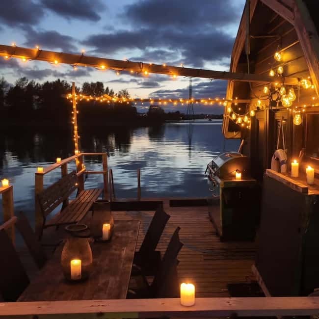 Helsinki: Rustic Traditional Floating Sauna Experience - Starting at Cafe Regatta and the Sibelius Monument