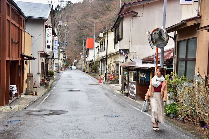 Hot Spring Town Walking Tour in Shima Onsen - A 1.8-mile walk through old Shima Onsen