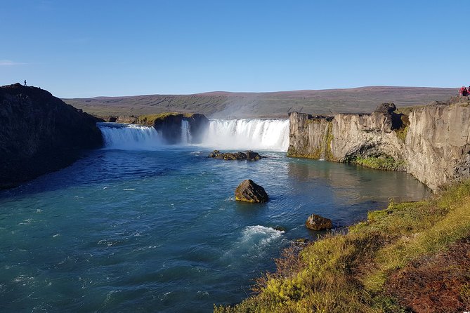 Hot springs and waterfalls, private super jeep tour - Goðafoss, the easiest opening stop