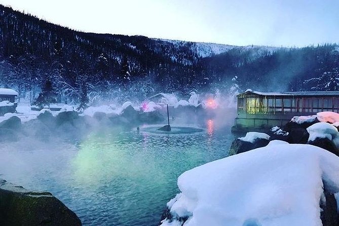 Hot Springs Aurora Viewing Dream in Alaska - The ice museum at 7 p.m.