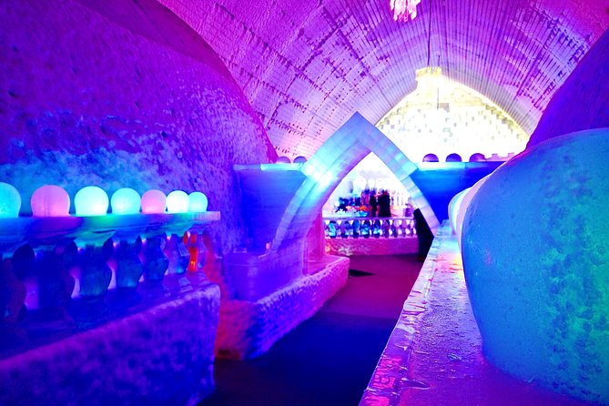 Hot Springs Aurora Viewing Dream in Alaska - Dinner, drinks, and resort time