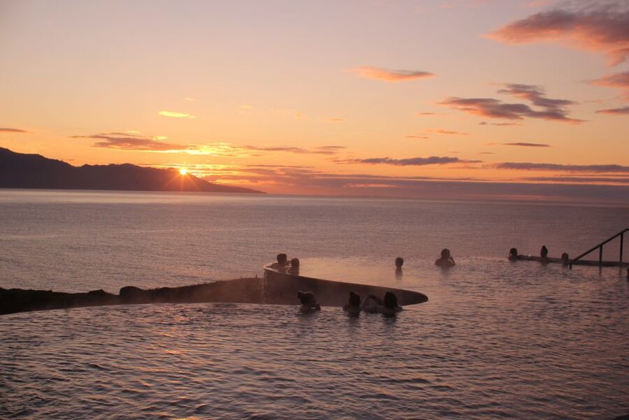 Husavik: GeoSea Geothermal Baths Entrance Ticket - The swim-up bar and the cost of drinks