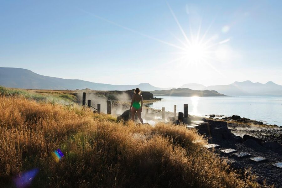 Hvammsvik Hot Springs: Admission Package - Summer midnight sun and winter Northern Lights