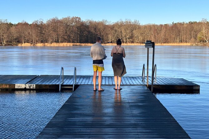 Icebathing and Sauna, Forest Hike and Fireplace Lunch - Private - A quiet lake stop with fika