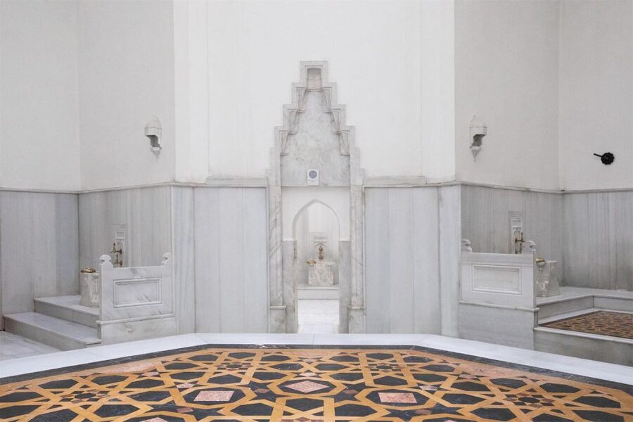 Istanbul: Hurrem Sultan Hamam Experience - Clay Mask and Redbud Scented Treatments