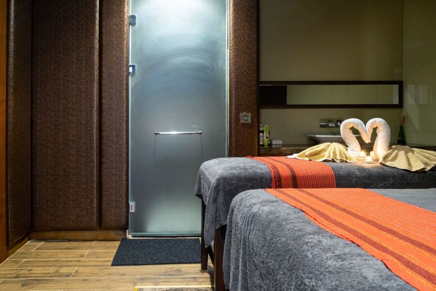 Istanbul: Private Turkish Bath, Massage, and Pool in Taksim - Choosing the right massage package