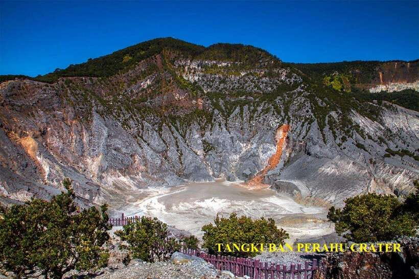 Jakarta: Volcano or Suspension Bridge,Ricefield & Hot Spring - Strawberries, local food, and the deer area