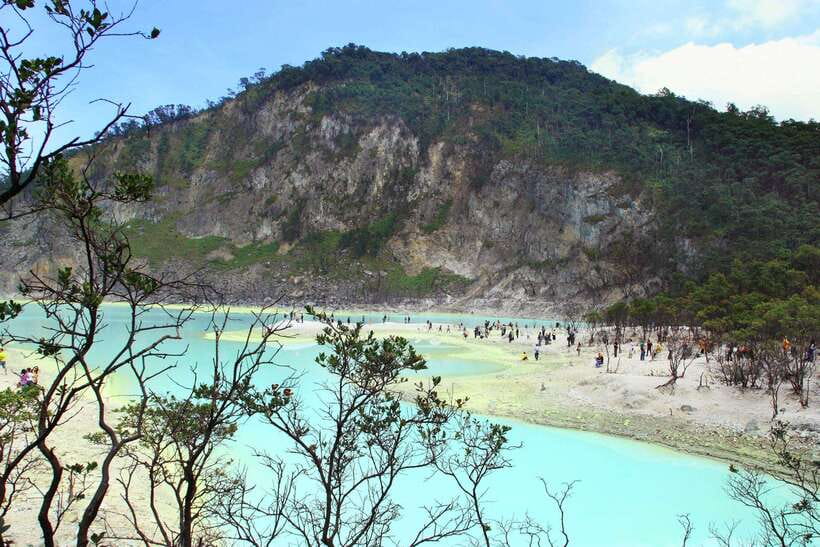 Jakarta: Volcano, Suspension Bridge, and Hot Spring Tour - Key points to know before booking