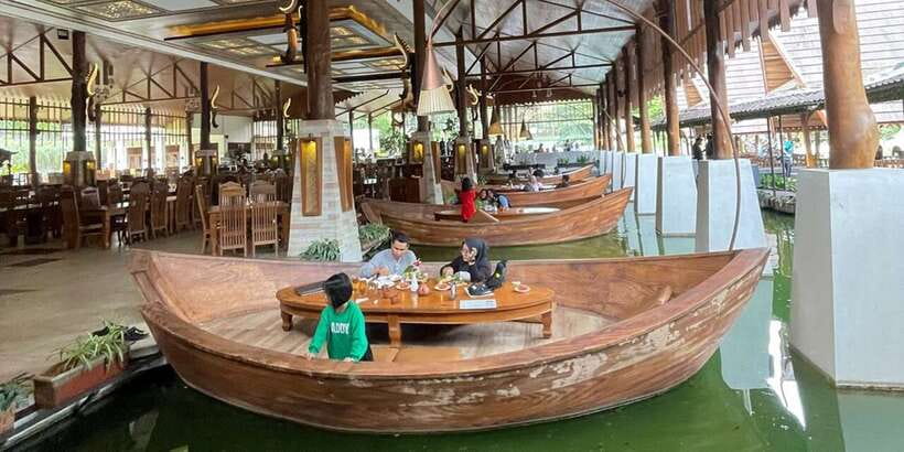 Jakarta: Volcano, Tea/Rice Fields, Hot Spring, Local Food - Why this Jakarta day trip works