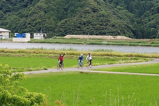 Kinosaki Onsen Cycling Tour Kinosaki & Riverside Experience - What the $110.76 Price Means