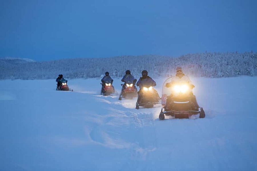 Kiruna: Overnight Snowmobile Tour with Dinner and Sauna - Setting out from Kiruna at 15:00