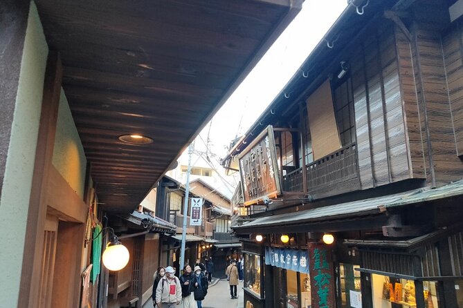 Kobe Guided Tour Including Port Area and Arima Onsen Town - Learning Japanese onsen manners before bathing