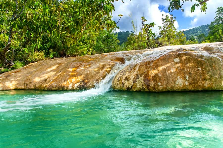 Krabi: Klongtom Hot Spring, Emerald Pool and Tiger Cave Tour - Wat Tham Suea, a temple with a different pace