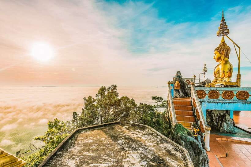 Krabi: Tiger Cave Temple, Emerald Pool and Hot Springs Tour - Guides, vans, and the small-group advantage