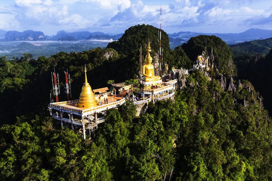 Krabi: Tiger Temple, Hot Springs & Crystal Pool Jungle Tour - Lunch, fruit, and a practical break