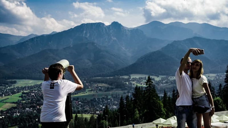 Krakow: Zakopane Cable Car, Spirits, Tasting & Thermal Baths - Zakopane market: food, crafts, and a short taste of town