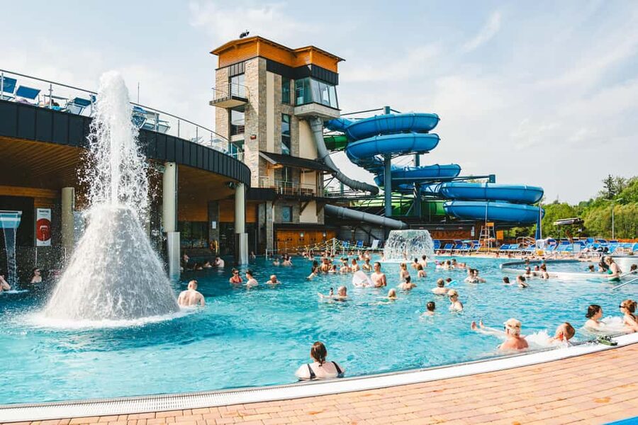 Krakow: Zakopane One Day Trip with Funicular & Thermal Pools - A taste of the highlander cottage