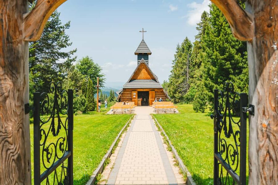 Krakow: Zakopane One Day Trip with Funicular & Thermal Pools - Two hours along Krupówki Street