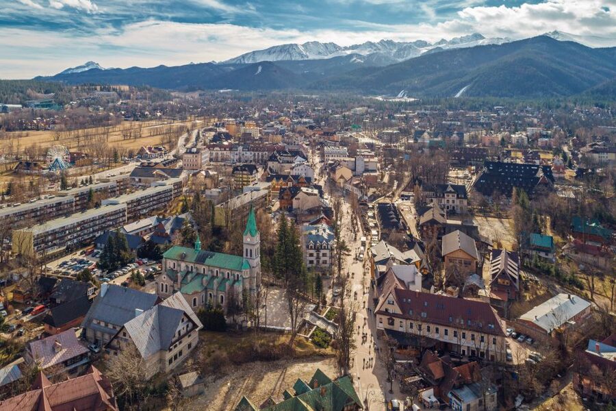 Krakow: Zakopane, Thermal Baths, Cable Car, Vodka, Oscypek - Transport, guides, and the long return to Krakow