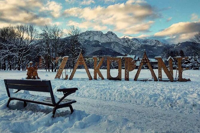 Krakow: Zakopane Tour, Thermal Springs, Cable Car & Hotel Pickup - Chochołów and the old wooden houses