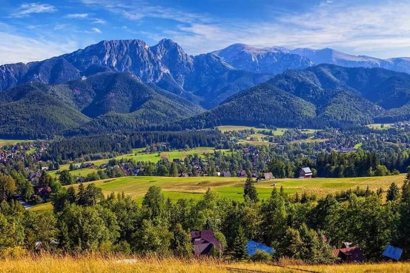 Krakow: Zakopane Trip with Thermal Pools & Hotel Pick-up - Riding up Gubałówka