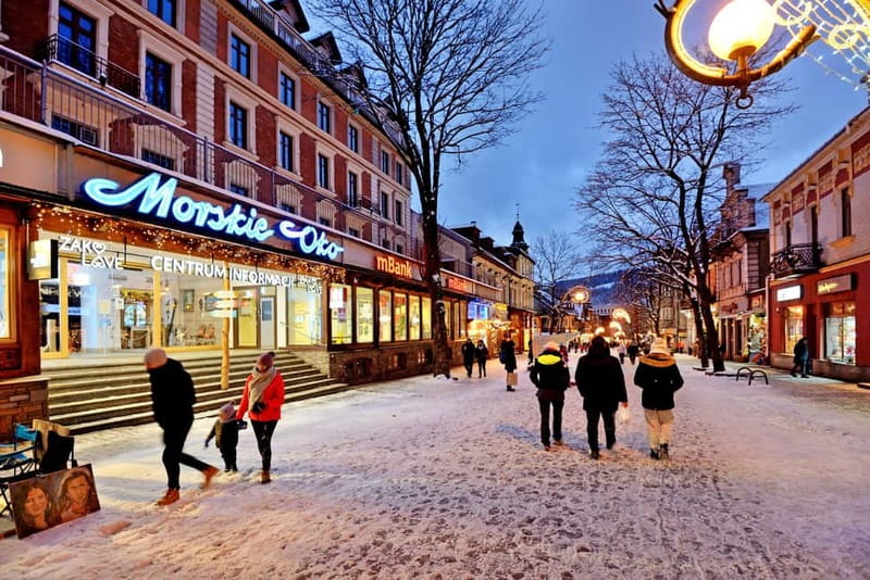 Krakow: Zakopane Trip with Thermal Pools & Hotel Pick-up - The guide and the group rhythm