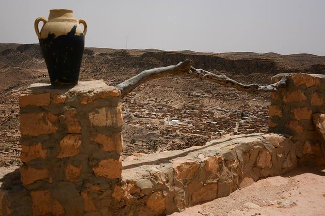 Ksar Ghilane 1 day: The hot spring and the homestay - Toujane: a ten-minute view, not a village tour