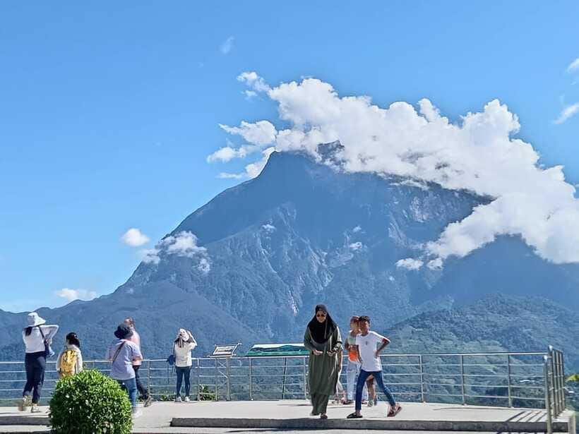 Kundasang : Poring Hot Spring + Desa & Meal Shared Tour - Poring Hot Springs and the walk beyond the pools