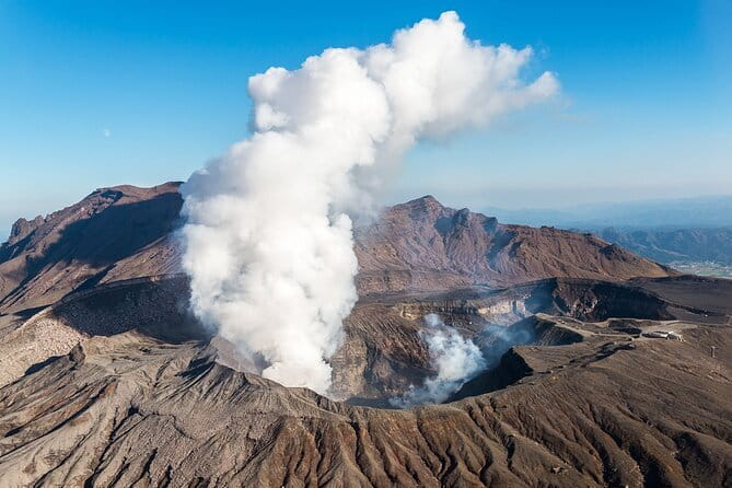 Kyushu: Aso Vocano, Grassland,Onsen and Aso shrine 1-Day Tour - Five things to know before you book
