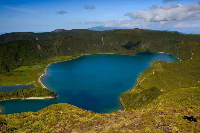 Lagoa do Fogo Volcano and Caldeira Velha Hot Springs - The day at a glance