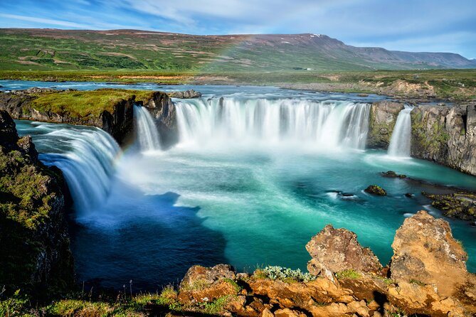Lake Myvatn, Hot-Springs & Godafoss Waterfall Tour from Akureyri - Lake Mývatn and Skútustaðir’s false craters