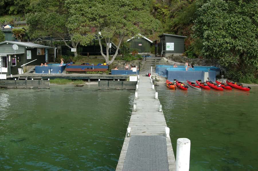 Lake Rotoiti & Hot Pools Guided Kayak - Key points at a glance