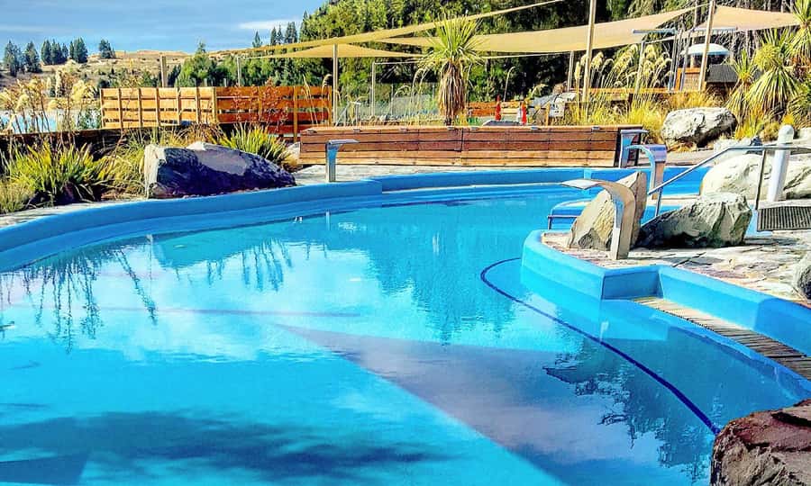 Lake Tekapo: Single Day Multiple Entry Pass for Hot Pools - The view changes with the hour