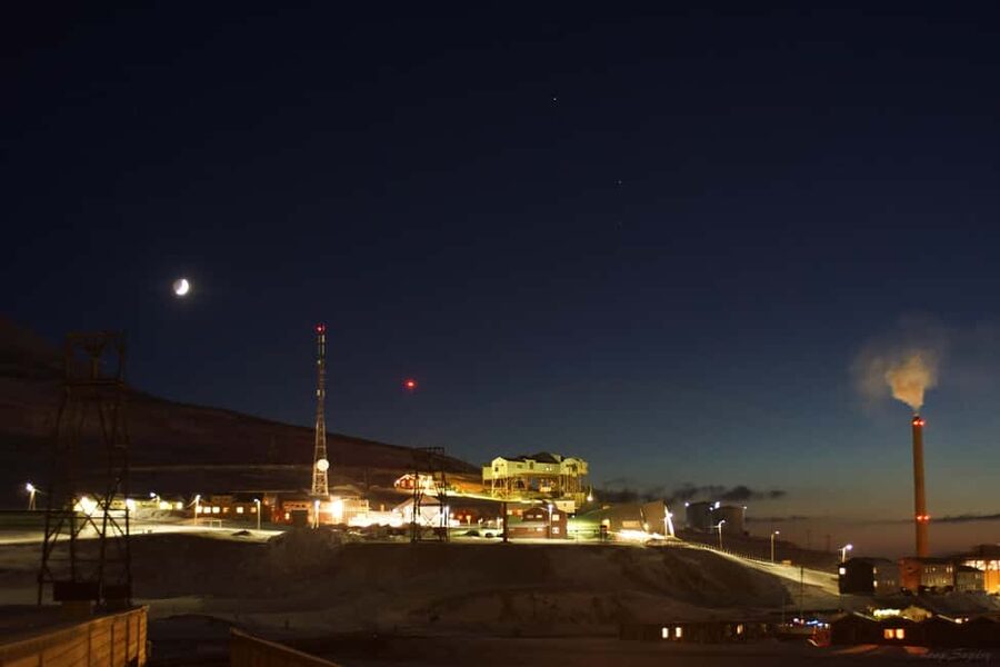 Longyearbyen: Arctic Ocean Swim, Sauna & Sightseeing - Key points at a glance