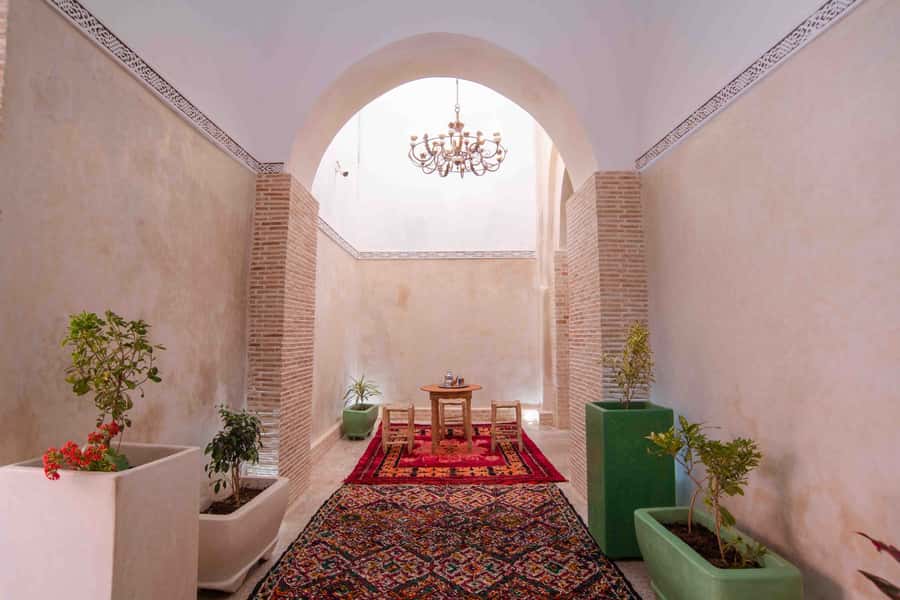 Marrakech: Authentic Moroccan Hammam Experience in Mouassine - Finding the entrance in the Mouassine lanes