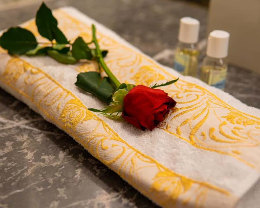 Marrakech: Spa Massage and Steam Hammam with Pickup - Mint tea, dates, and a short reset