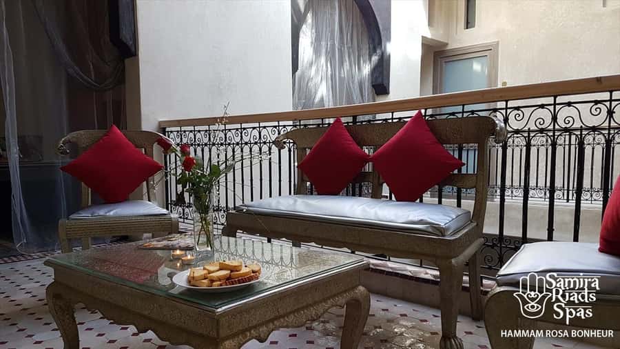 Marrakech : Traditional Royal Ritual Hammam Experience - Shower, tea, and a small farewell gift