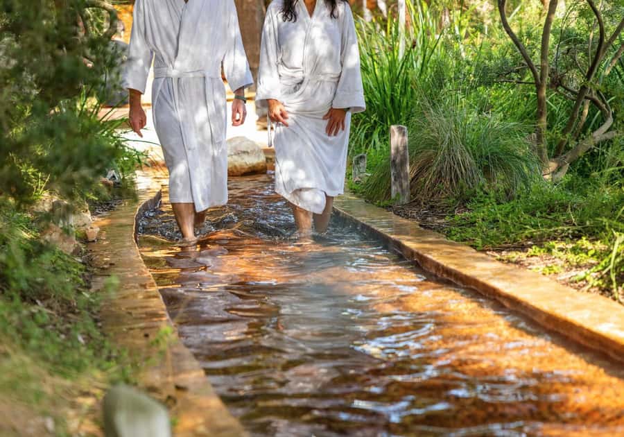 Melbourne: Peninsula Hot Springs with Lunch and Wine - Arthur’s Seat for the peninsula’s big view