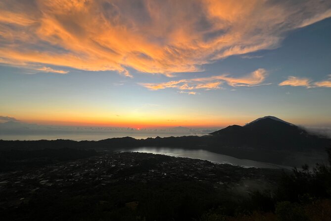 Mount Batur Sunrise Hike And Natural Hot Spring - The early transfer from Seminyak