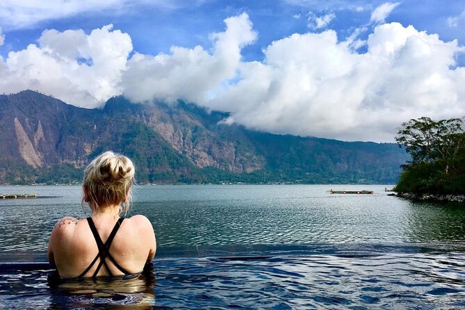 Mount Batur Sunrise Jeep & Hot Spring - All Inclusive Tour - Guide service can make or break the morning