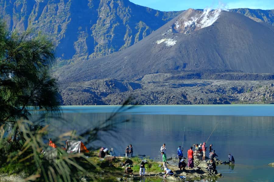 Mount Rinjani: 3D/2N Trekking to Summit, Lake and Hot Spring - Day One: Senaru Forest and the First Crater Camp